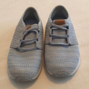 New Balance kids Tennis Shoes size 10